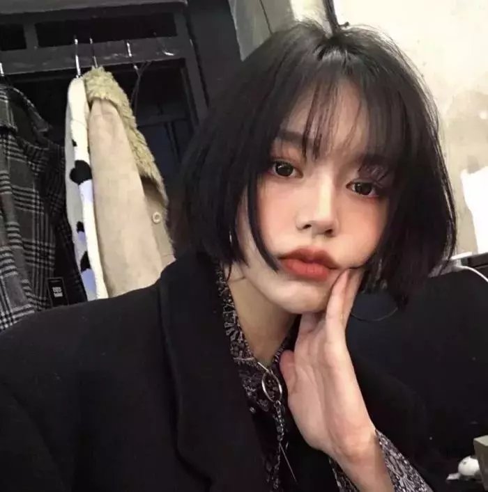 我才不信你是个王子呢